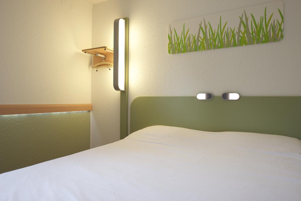 Ibis Budget Pau Lescar Δωμάτιο φωτογραφία